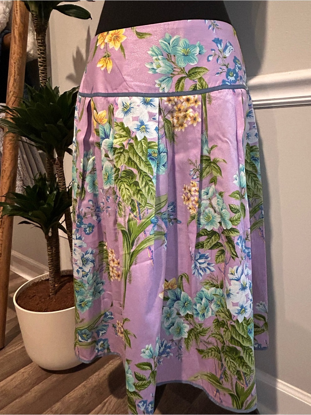 Luciano Dante Lilac Floral A-Line Skirt with Blue & Green Blooms Size 6